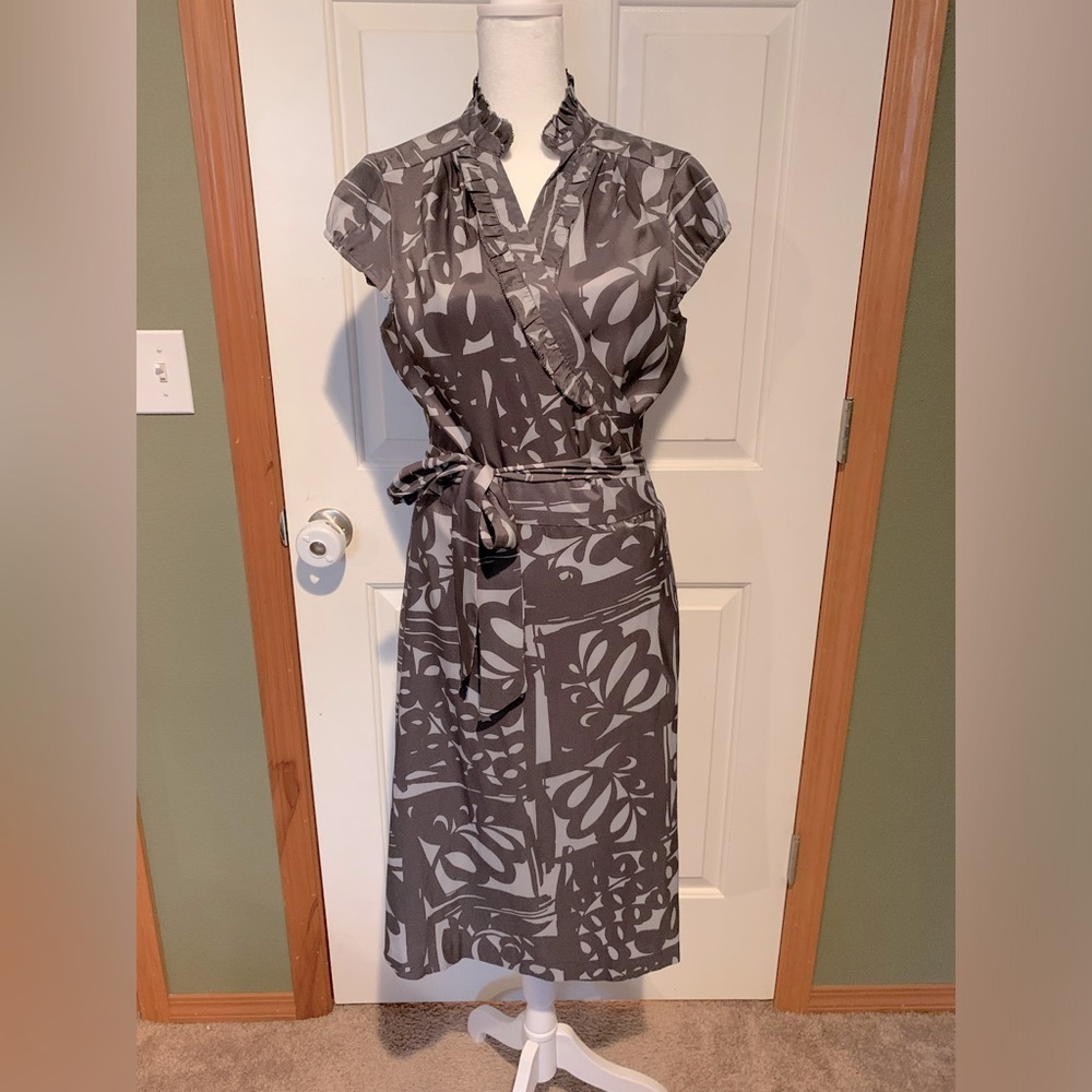 Beautiful Banana Republic Wrap Dress